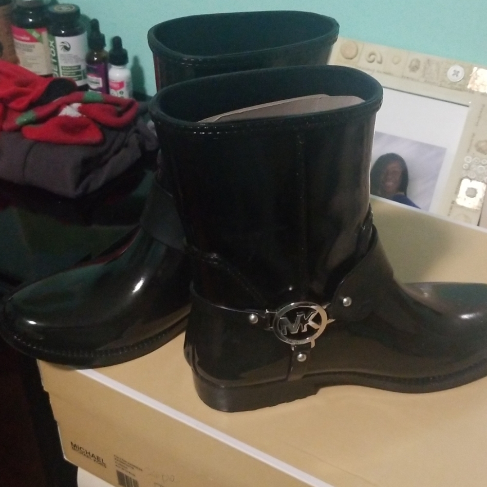 Michael kors rain boots - Picture 3 of 4